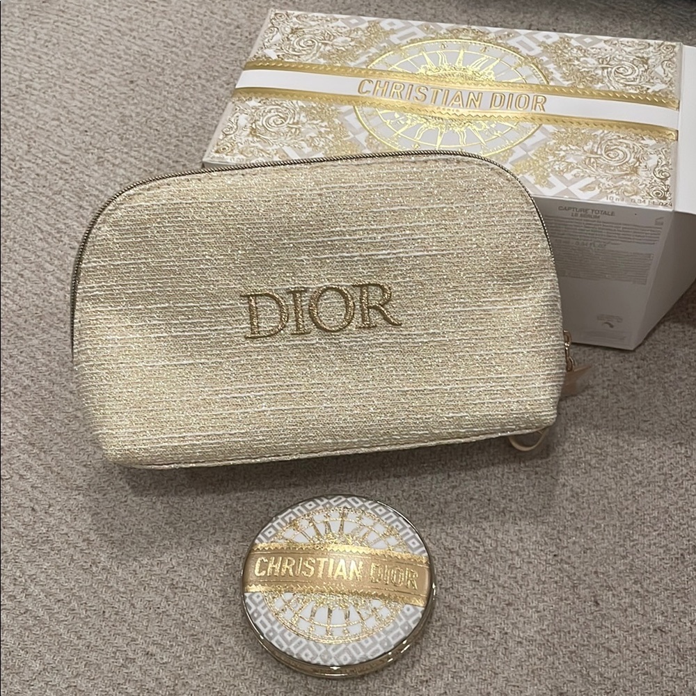 Dior makeup bag with highlighter - new in box